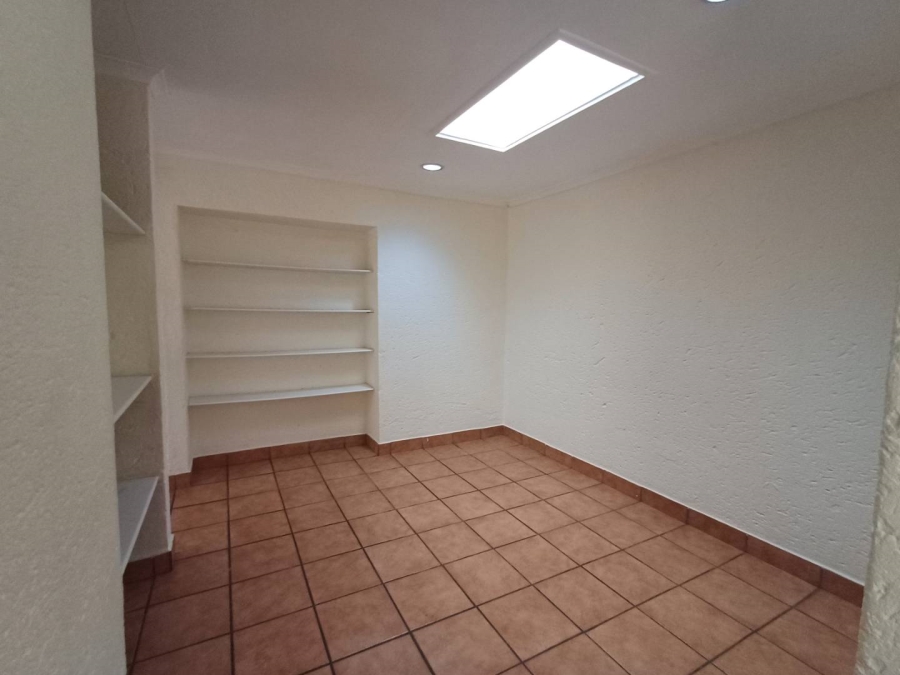 To Let 3 Bedroom Property for Rent in Melrose Gauteng