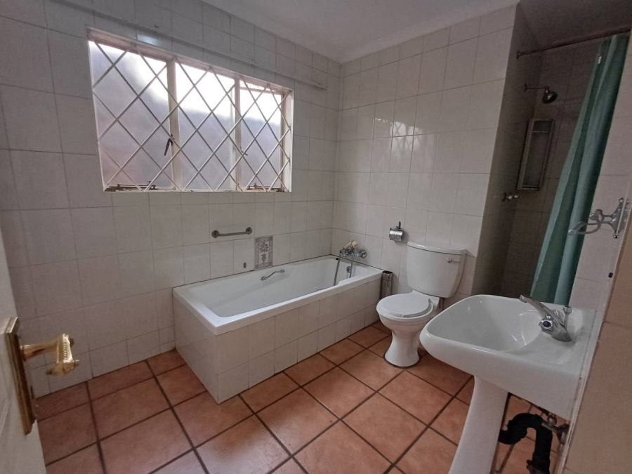 To Let 3 Bedroom Property for Rent in Melrose Gauteng