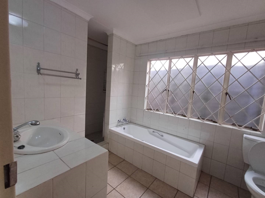 To Let 3 Bedroom Property for Rent in Melrose Gauteng