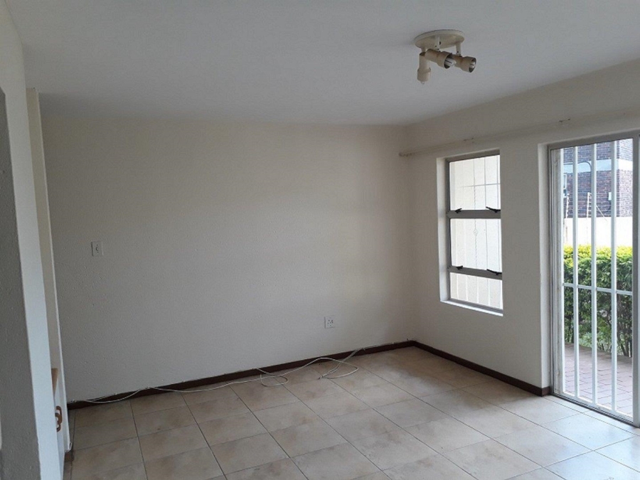 To Let 2 Bedroom Property for Rent in Sunset Acres Gauteng