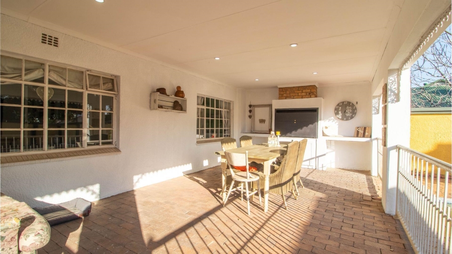 5 Bedroom Property for Sale in Meadowbrook Gauteng