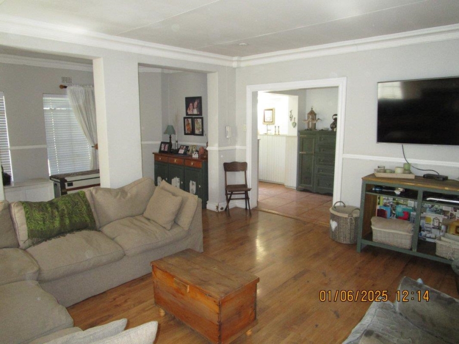 5 Bedroom Property for Sale in Meadowbrook Gauteng