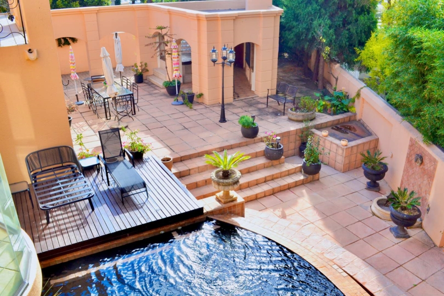 To Let 4 Bedroom Property for Rent in Woodhill Estate Gauteng