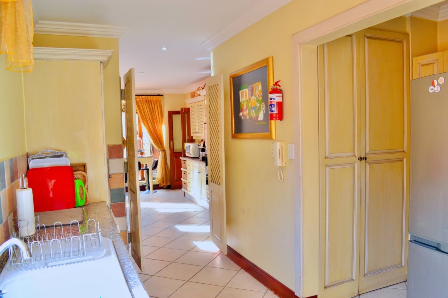 To Let 4 Bedroom Property for Rent in Woodhill Estate Gauteng