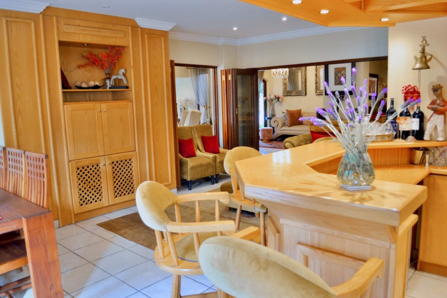 To Let 4 Bedroom Property for Rent in Woodhill Estate Gauteng