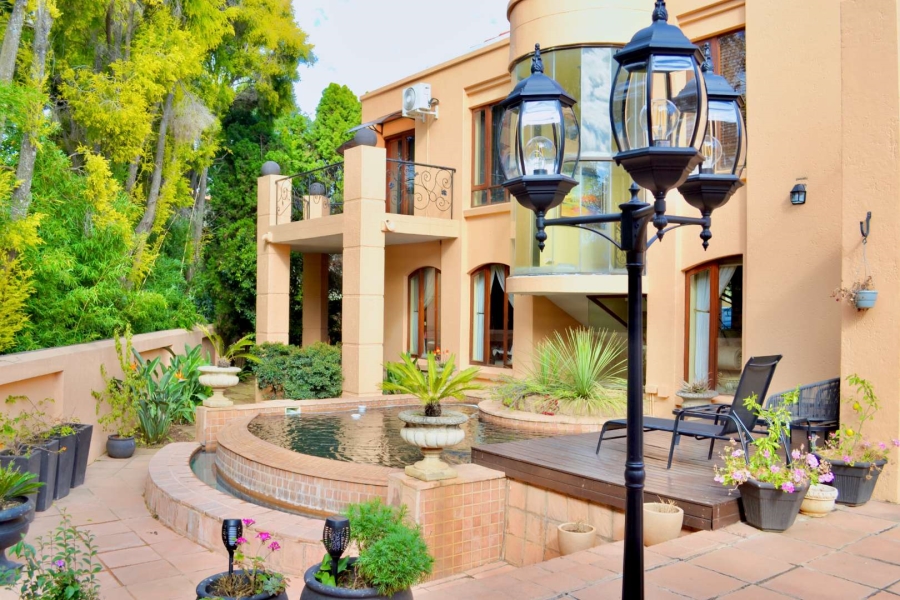 To Let 4 Bedroom Property for Rent in Woodhill Estate Gauteng
