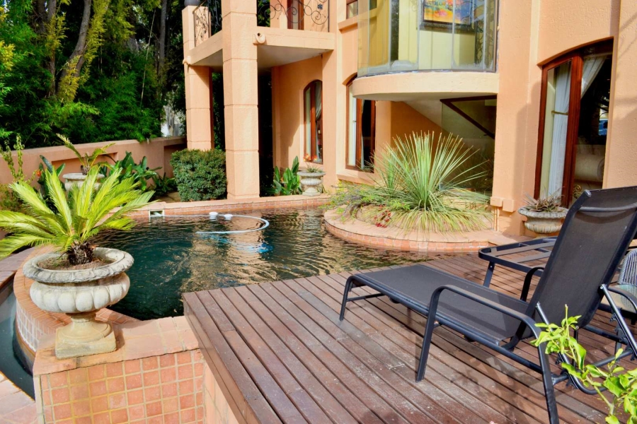 To Let 4 Bedroom Property for Rent in Woodhill Estate Gauteng