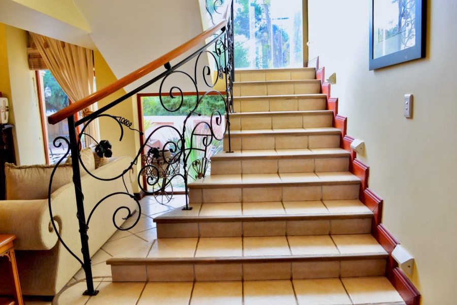 To Let 4 Bedroom Property for Rent in Woodhill Estate Gauteng