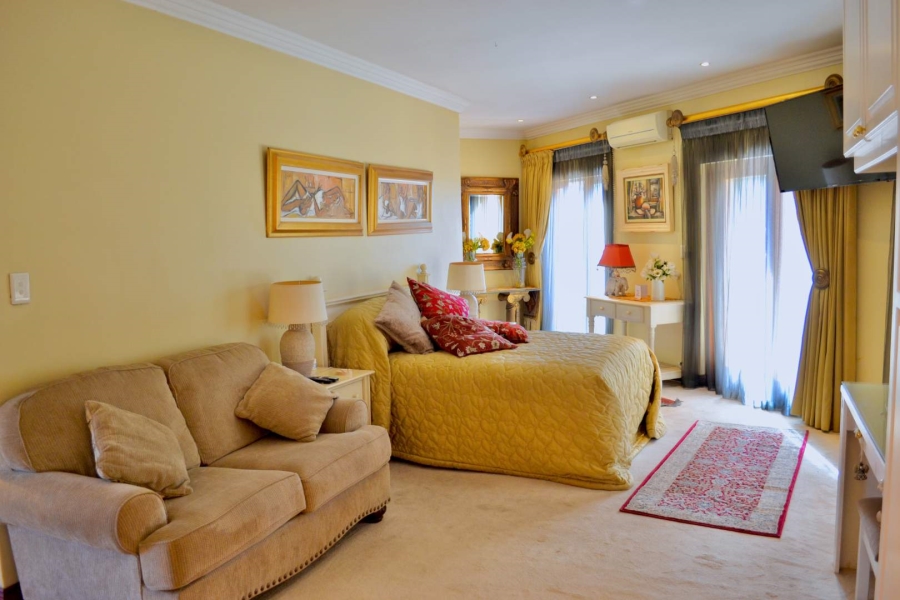 To Let 4 Bedroom Property for Rent in Woodhill Estate Gauteng