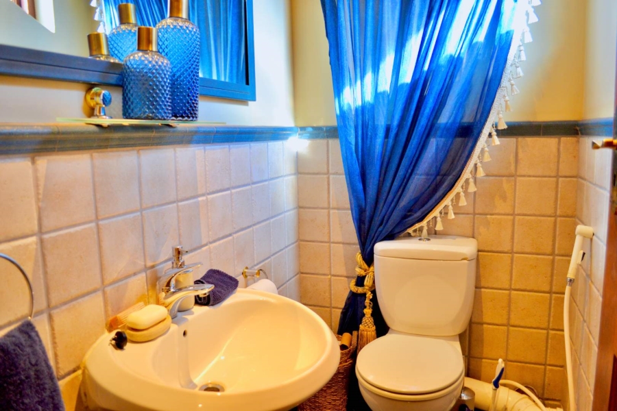 To Let 4 Bedroom Property for Rent in Woodhill Estate Gauteng