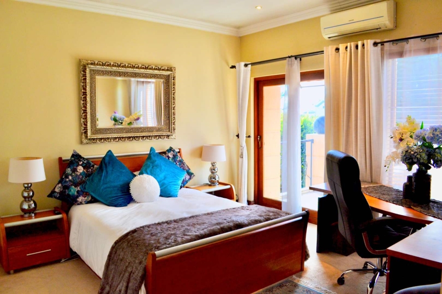 To Let 4 Bedroom Property for Rent in Woodhill Estate Gauteng