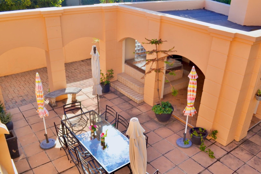 To Let 4 Bedroom Property for Rent in Woodhill Estate Gauteng