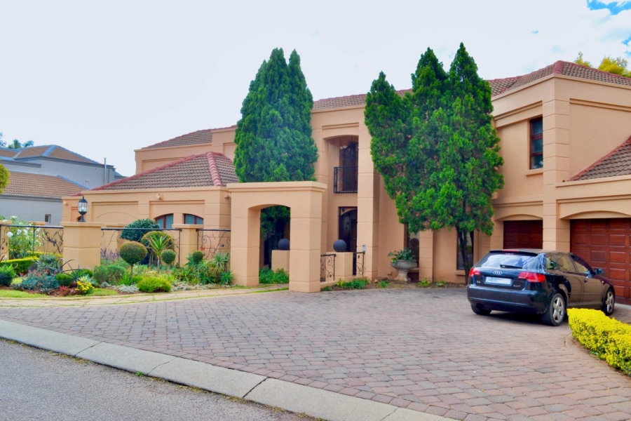 To Let 4 Bedroom Property for Rent in Woodhill Estate Gauteng
