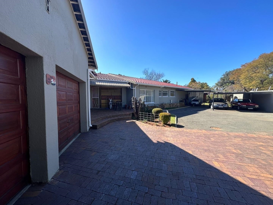 To Let 4 Bedroom Property for Rent in Florida Park Gauteng