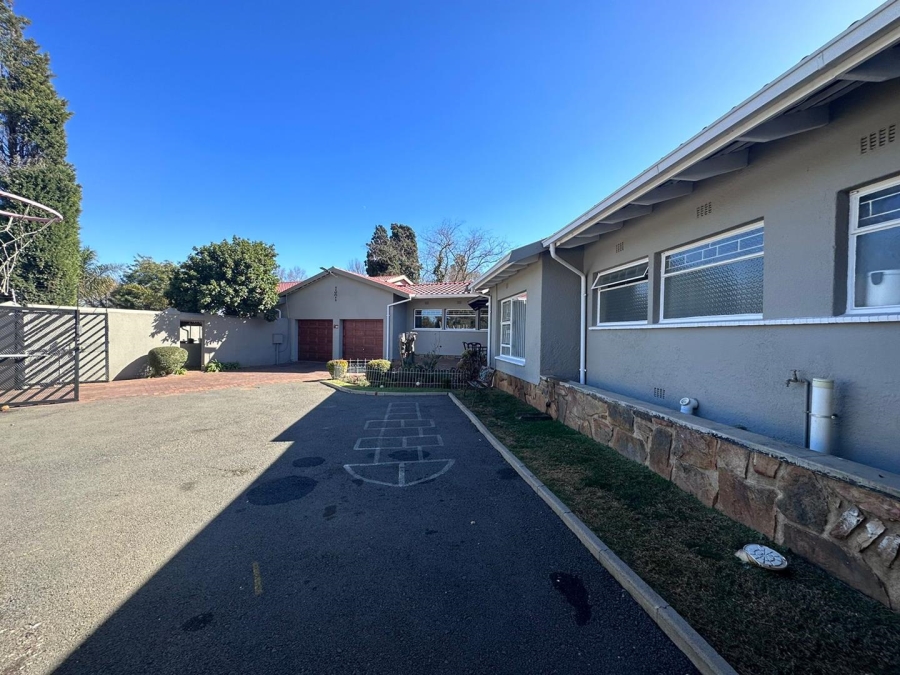 To Let 4 Bedroom Property for Rent in Florida Park Gauteng