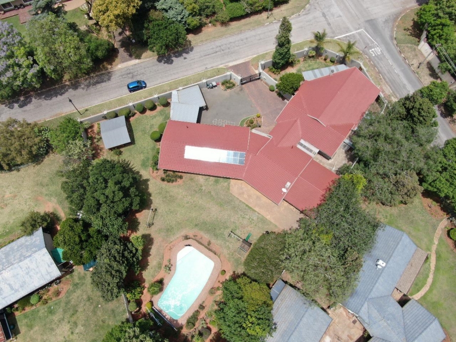 To Let 4 Bedroom Property for Rent in Florida Park Gauteng