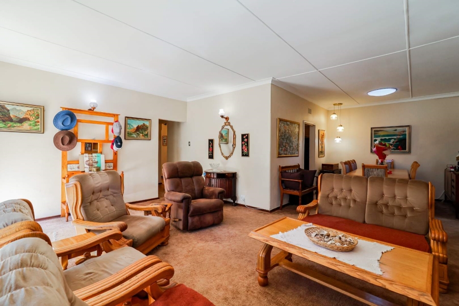 4 Bedroom Property for Sale in Discovery Gauteng