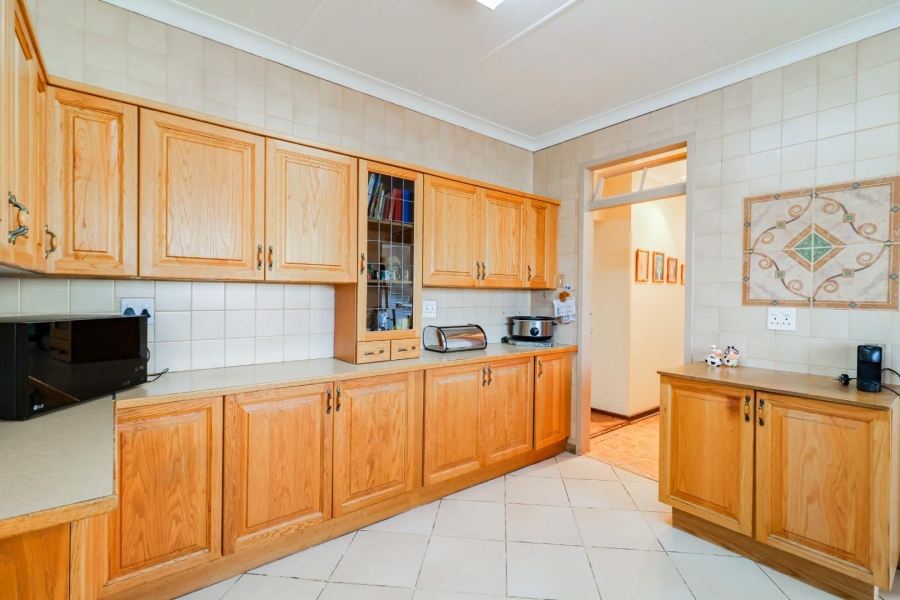 4 Bedroom Property for Sale in Discovery Gauteng