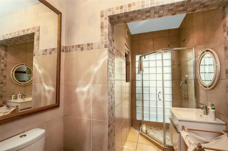 To Let 5 Bedroom Property for Rent in Sandton Central Gauteng