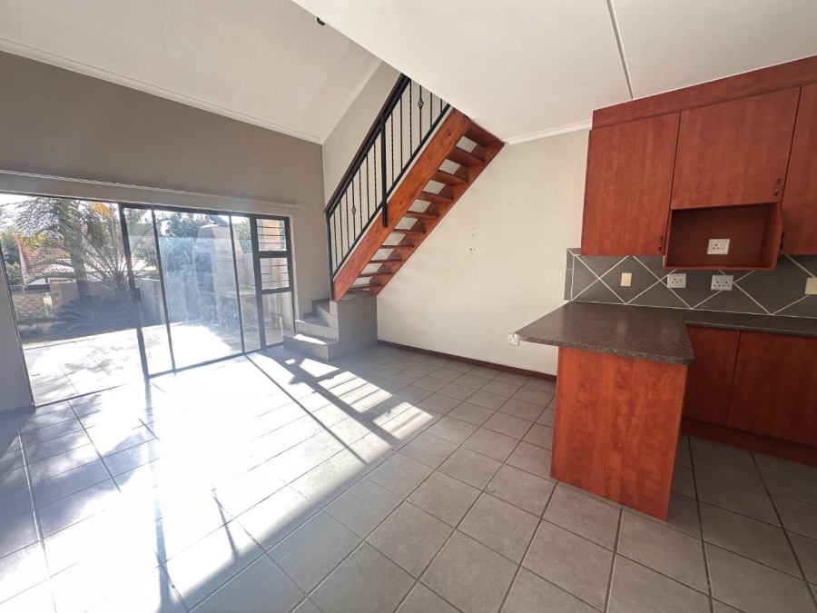 2 Bedroom Property for Sale in Broadacres Gauteng