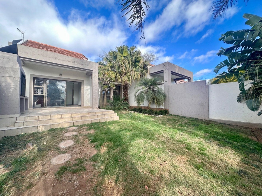 2 Bedroom Property for Sale in Broadacres Gauteng