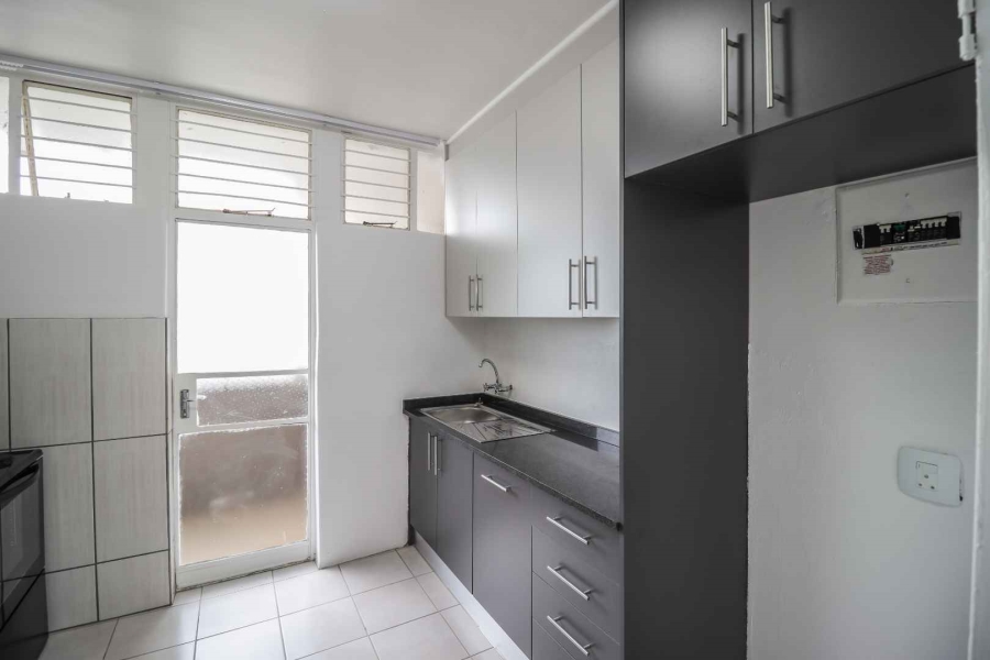 To Let 2 Bedroom Property for Rent in Honeyhills Gauteng