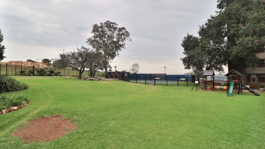 To Let 2 Bedroom Property for Rent in Horison Gauteng