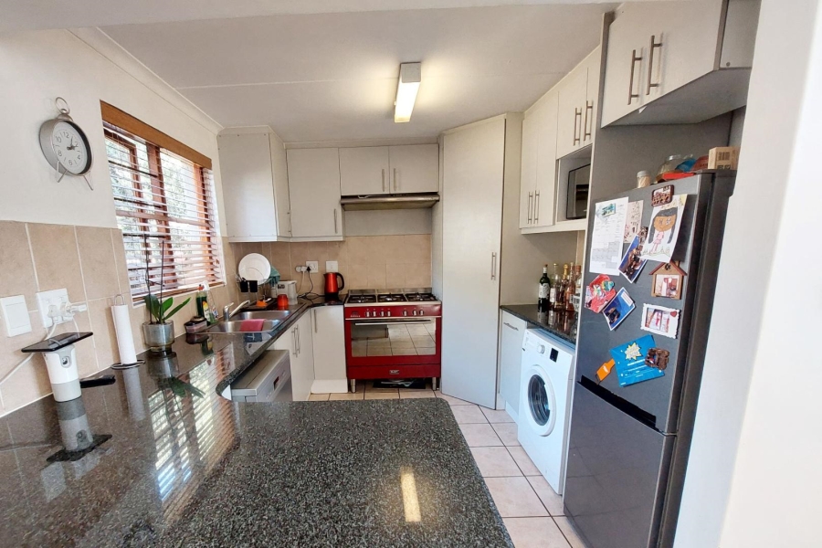 To Let 3 Bedroom Property for Rent in Barbeque Downs Gauteng