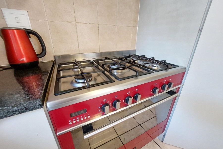 To Let 3 Bedroom Property for Rent in Barbeque Downs Gauteng