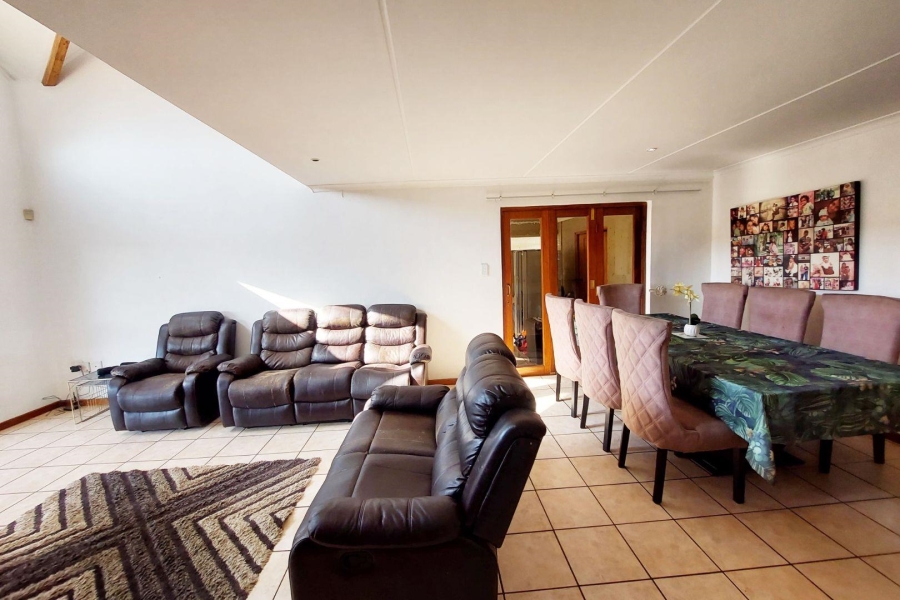 To Let 3 Bedroom Property for Rent in Barbeque Downs Gauteng