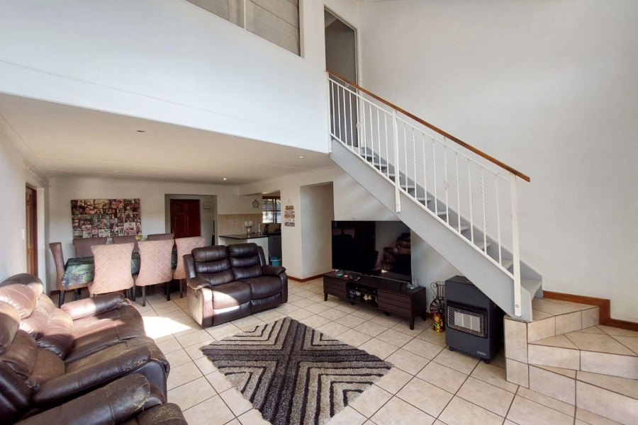 To Let 3 Bedroom Property for Rent in Barbeque Downs Gauteng