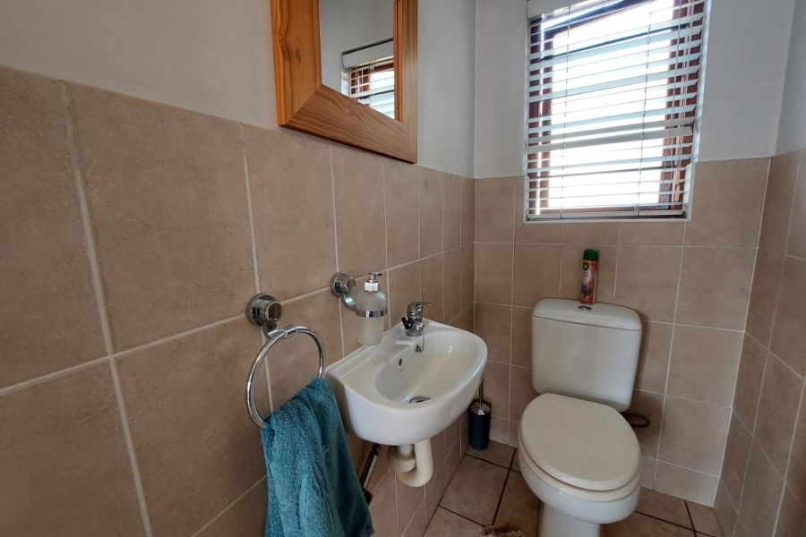 To Let 3 Bedroom Property for Rent in Barbeque Downs Gauteng