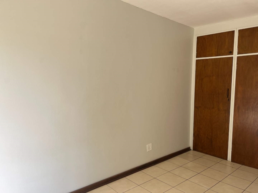 To Let 2 Bedroom Property for Rent in Horison Gauteng