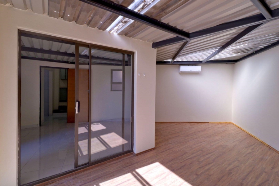 To Let 1 Bedroom Property for Rent in Newlands Gauteng
