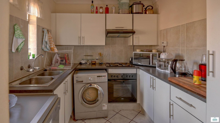 To Let 2 Bedroom Property for Rent in Faerie Glen Gauteng