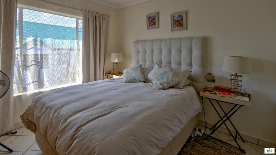 To Let 2 Bedroom Property for Rent in Faerie Glen Gauteng