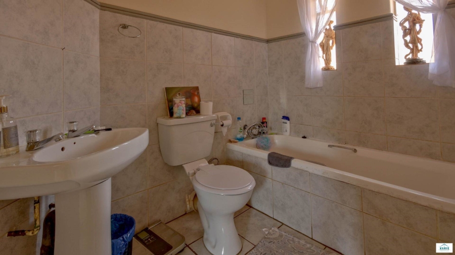 To Let 2 Bedroom Property for Rent in Faerie Glen Gauteng