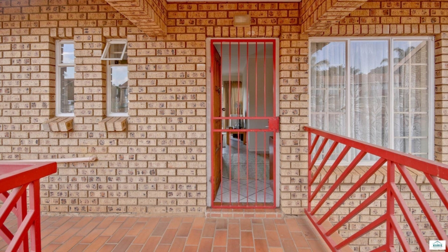To Let 2 Bedroom Property for Rent in Faerie Glen Gauteng