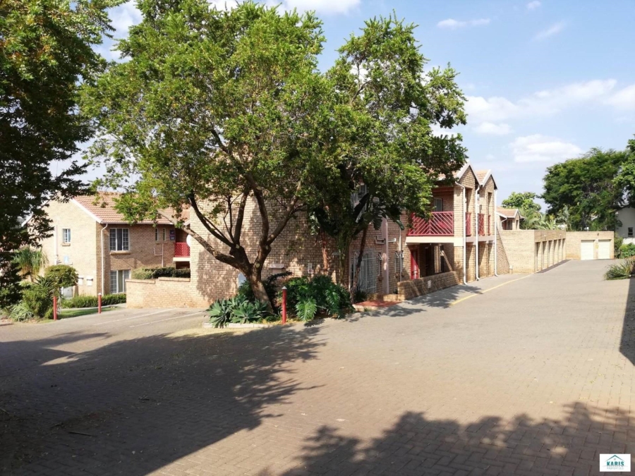 To Let 2 Bedroom Property for Rent in Faerie Glen Gauteng
