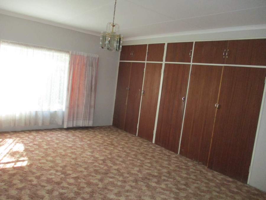 5 Bedroom Property for Sale in Villieria Gauteng