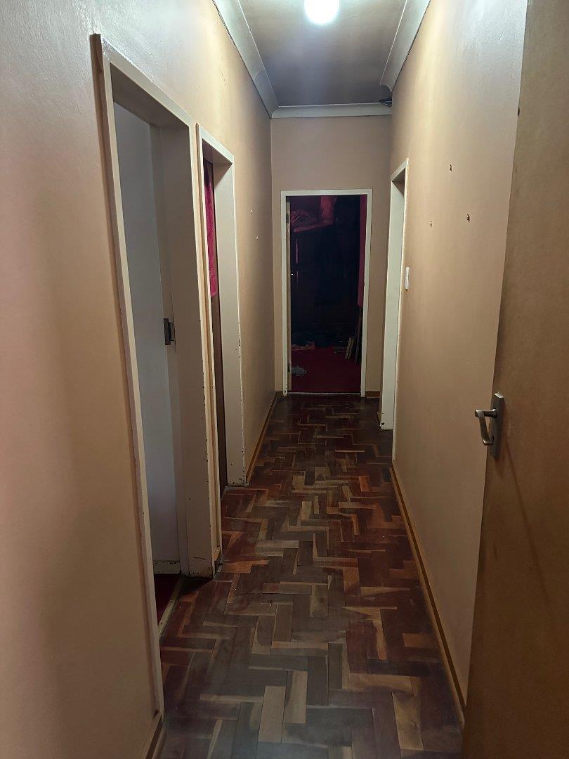 5 Bedroom Property for Sale in Villieria Gauteng