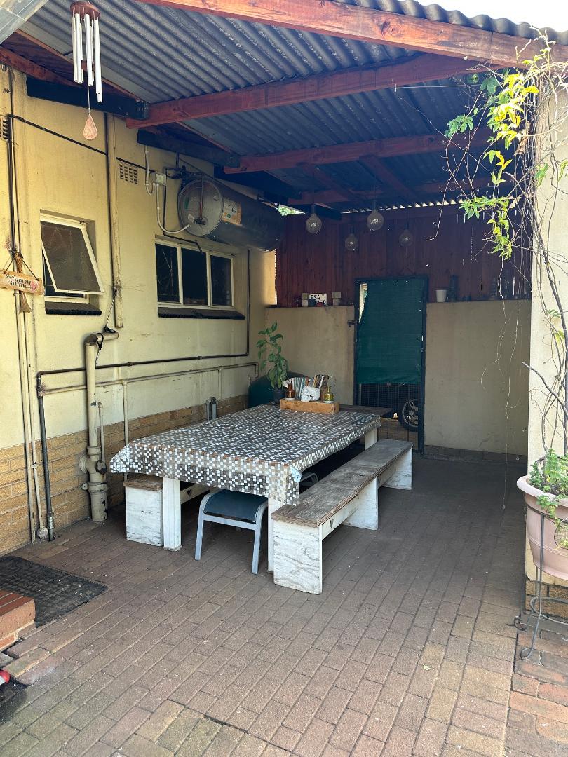 5 Bedroom Property for Sale in Villieria Gauteng