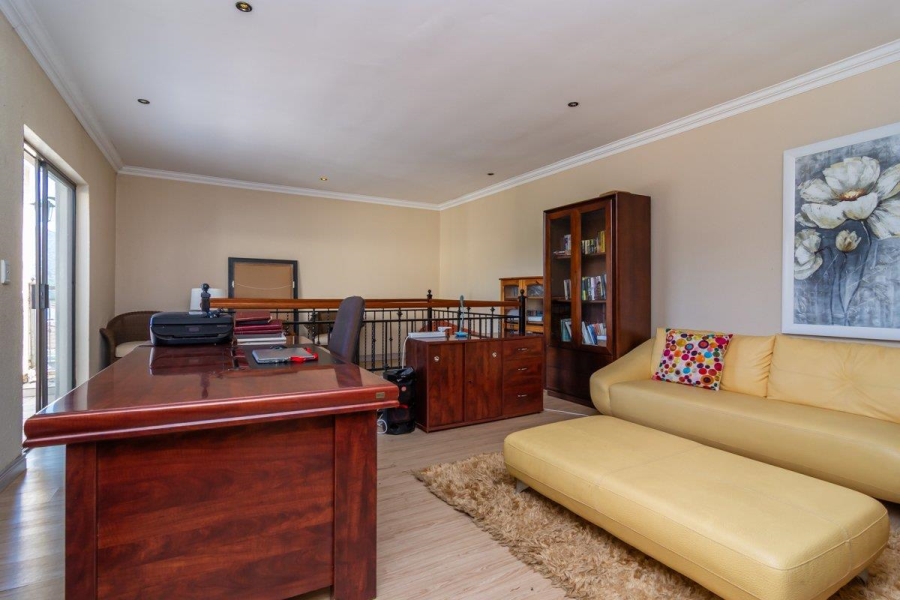 4 Bedroom Property for Sale in Ruimsig Gauteng