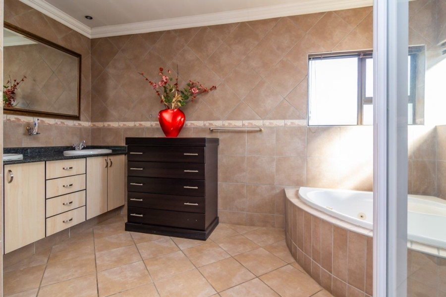 4 Bedroom Property for Sale in Ruimsig Gauteng