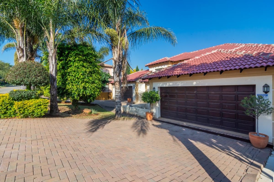 4 Bedroom Property for Sale in Ruimsig Gauteng