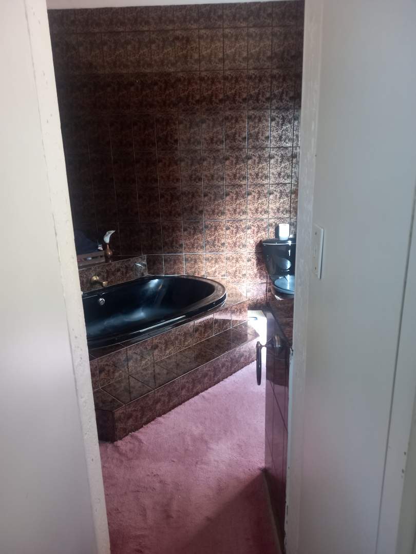 3 Bedroom Property for Sale in Oakdene Gauteng