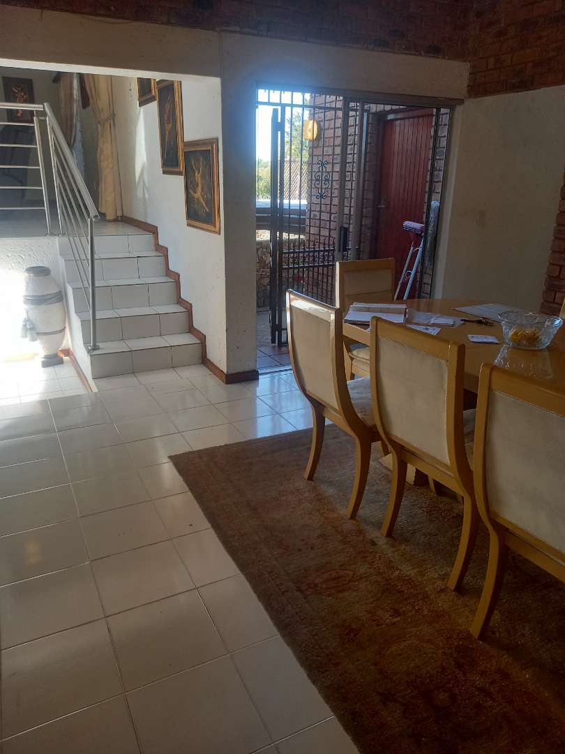 3 Bedroom Property for Sale in Oakdene Gauteng