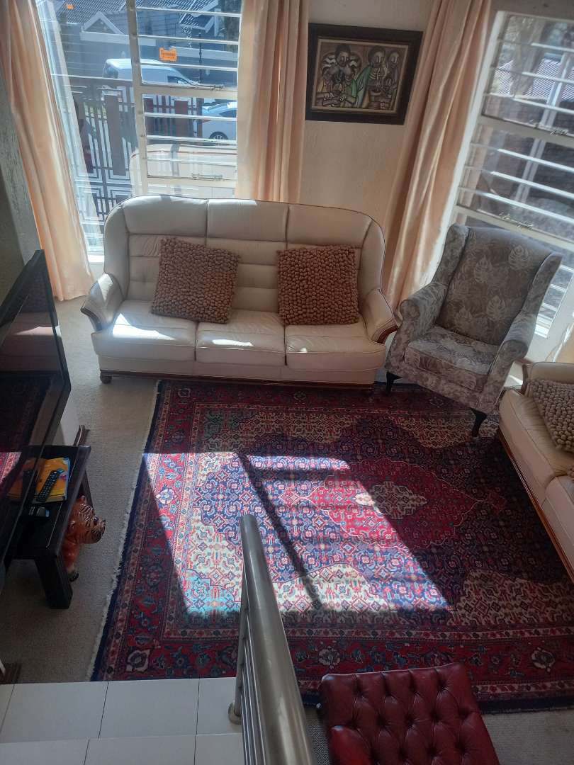 3 Bedroom Property for Sale in Oakdene Gauteng
