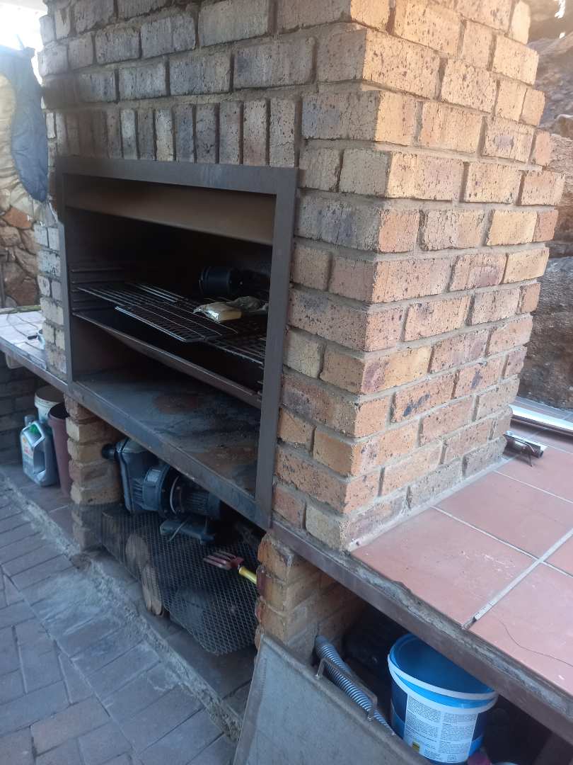 3 Bedroom Property for Sale in Oakdene Gauteng