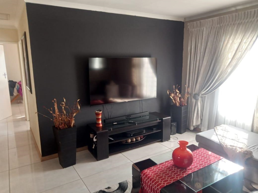 3 Bedroom Property for Sale in Klippoortje Gauteng